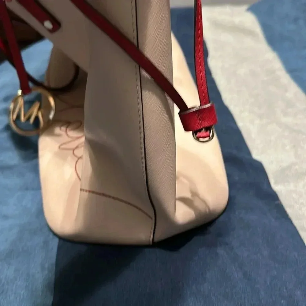 MK Michael Kors LOVE Drawstring Ballet Pink Voyager Jet Tote Bag